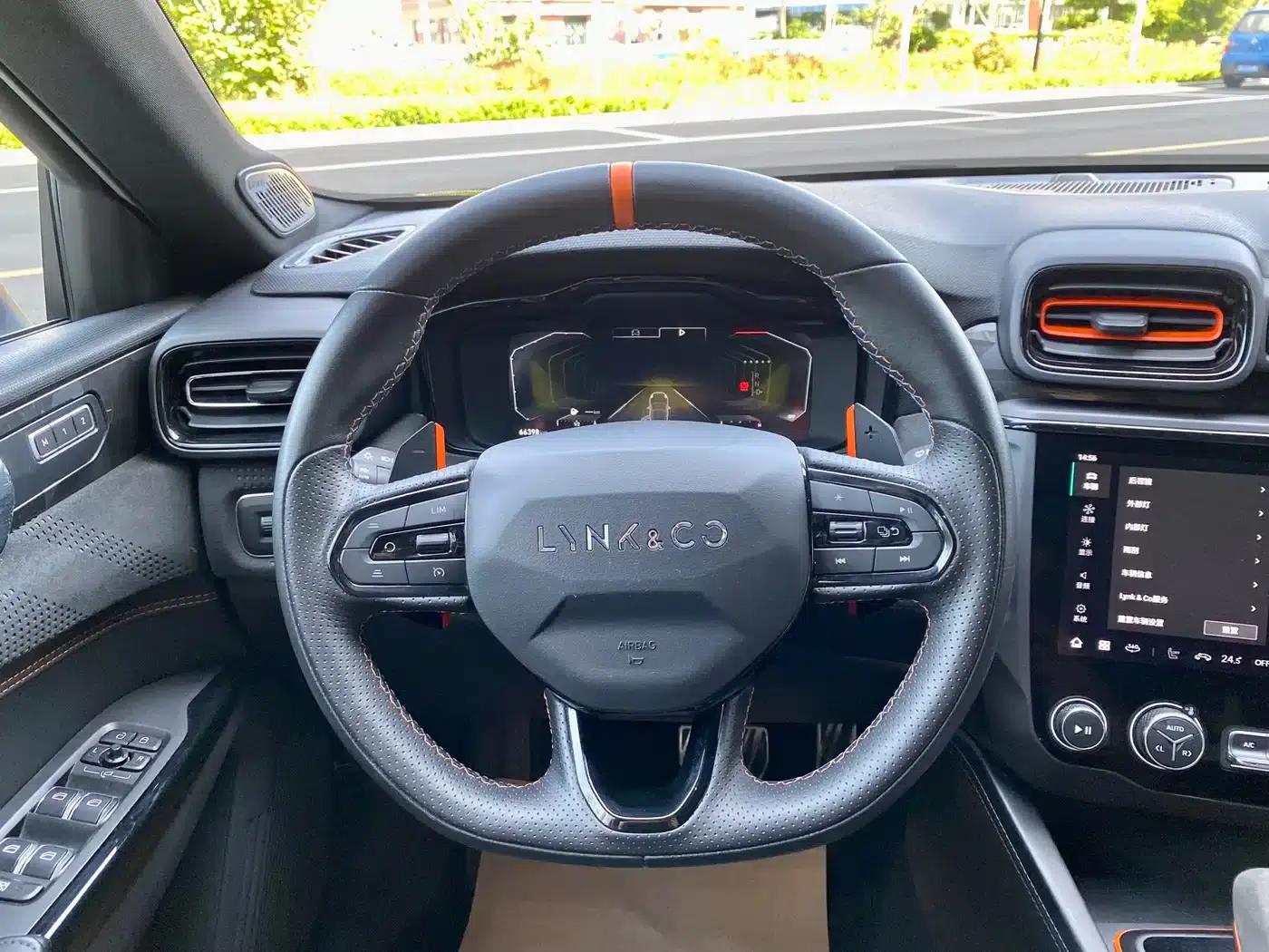 Lynk & Co 02 Hatchback 2021 2.0TD Halo Driving Package Edition — миниатюра 15