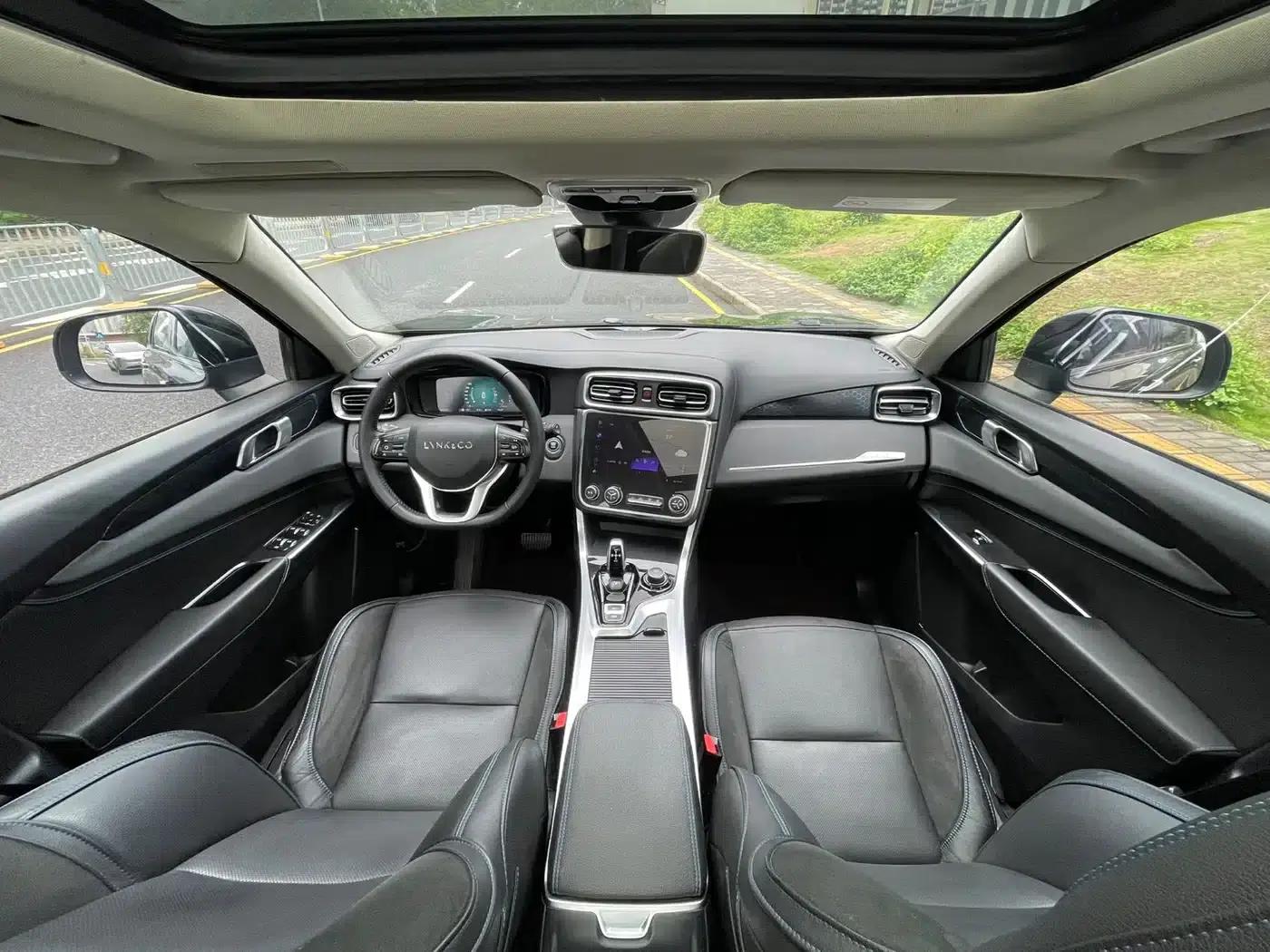 Lynk & Co 01 EM-P 2018 1.5T PHEV (National V Emission Standard) — миниатюра 13