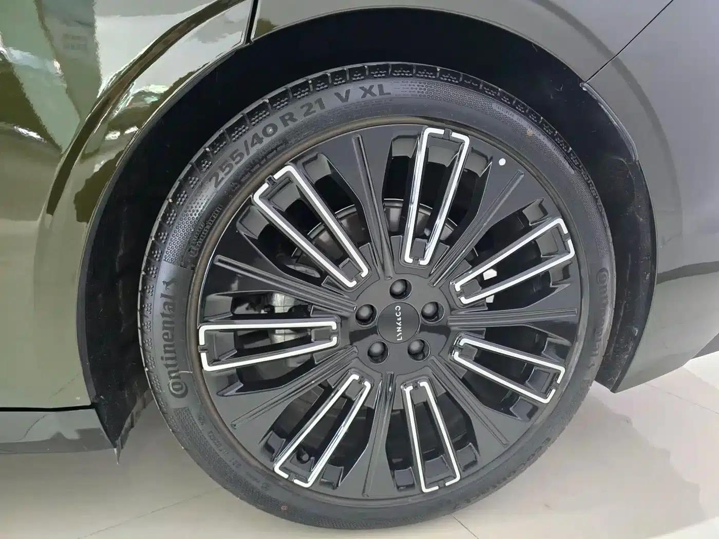 Lynk & Co 10 2025 240 AWD Ultra Sport Edition H7 — миниатюра 8