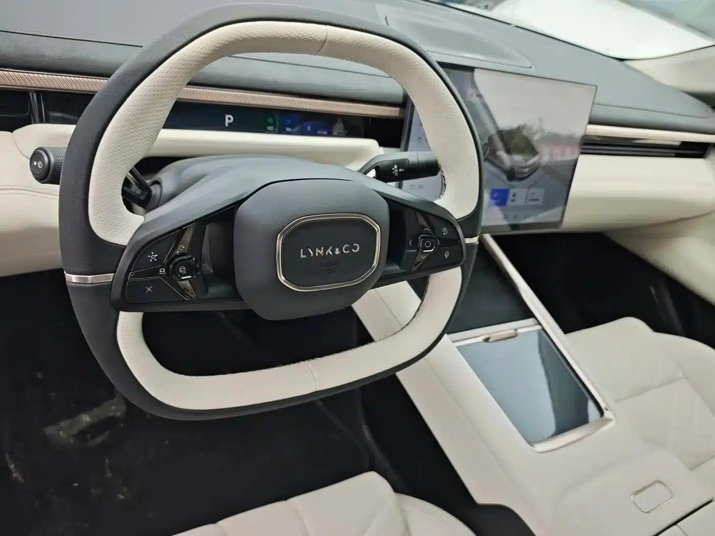 Lynk & Co 10 2025 240 AWD Ultra Sport Edition H7 — миниатюра 5