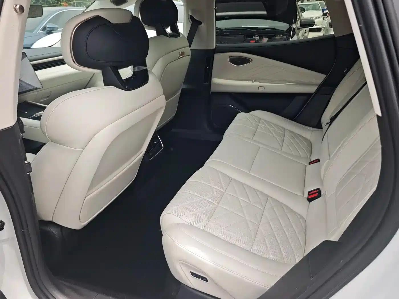 Lynk & Co 10 2025 240 AWD Ultra Sport Edition H7 — миниатюра 6