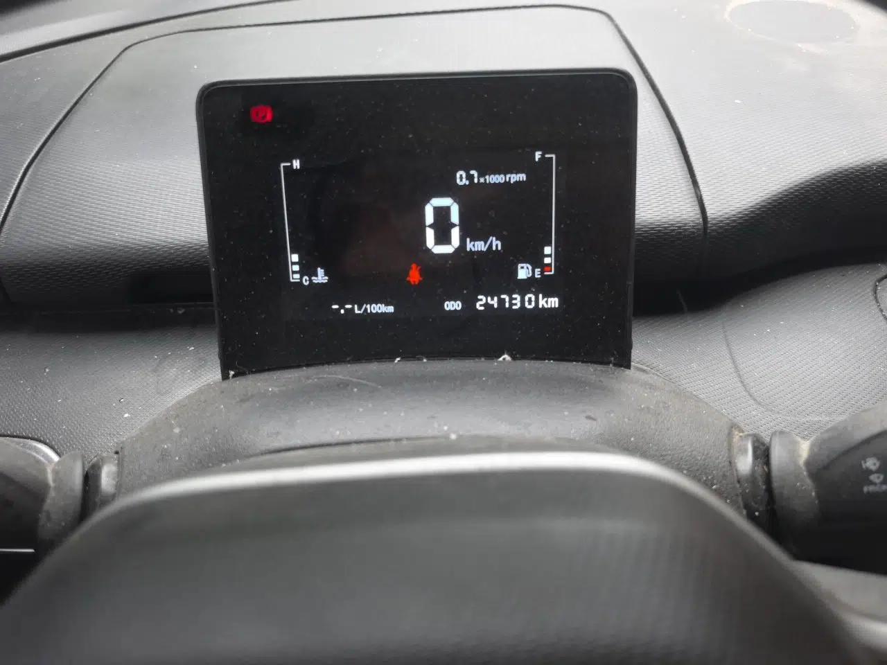 Dongfeng V5  — миниатюра 13
