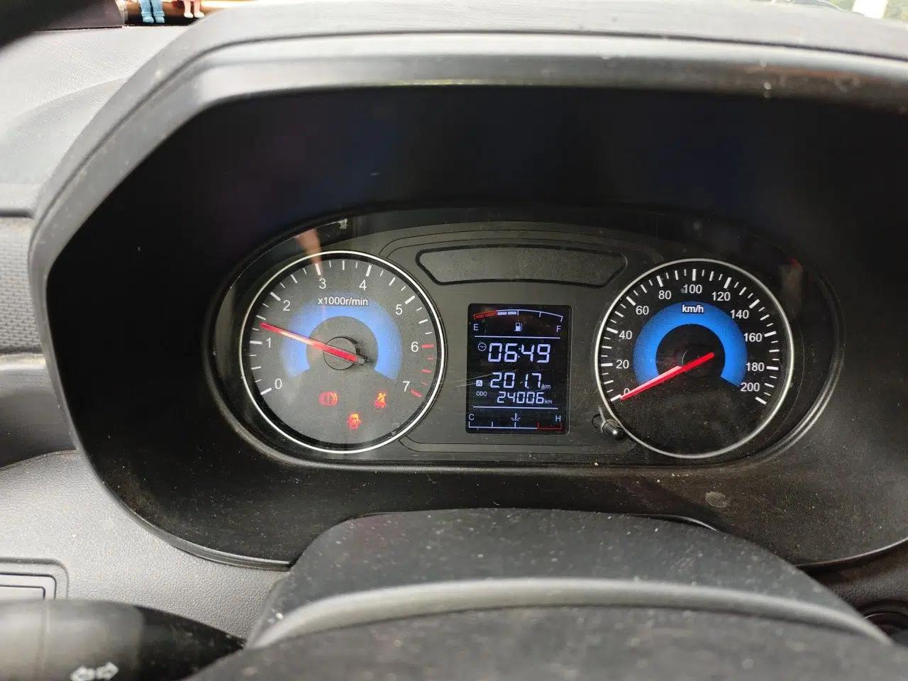 Dongfeng Fengon 380 2022 1.5L Standard Van 2 Seats — миниатюра 12