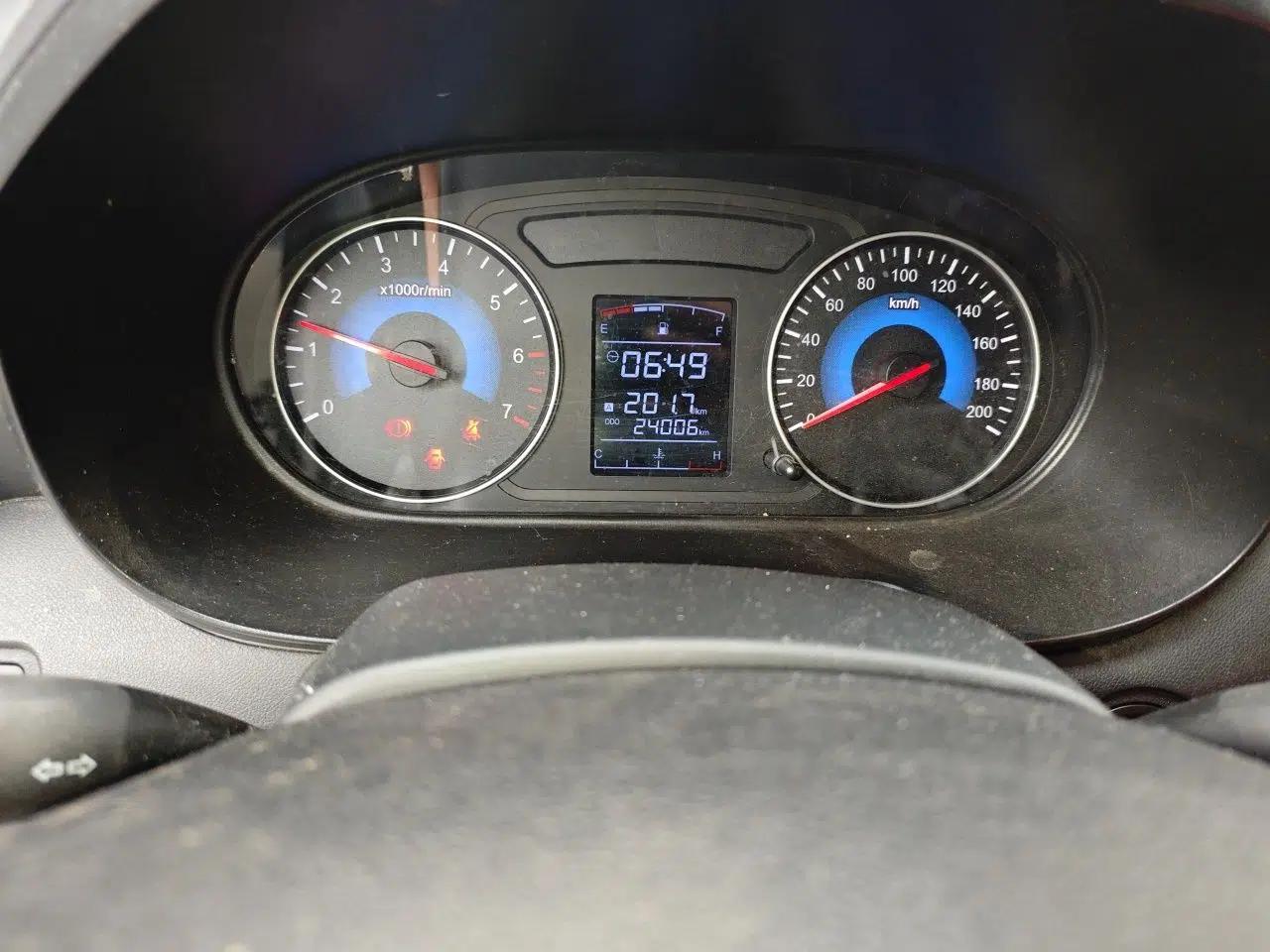 Dongfeng Fengon 380 2022 1.5L Standard Van 2 Seats — миниатюра 13
