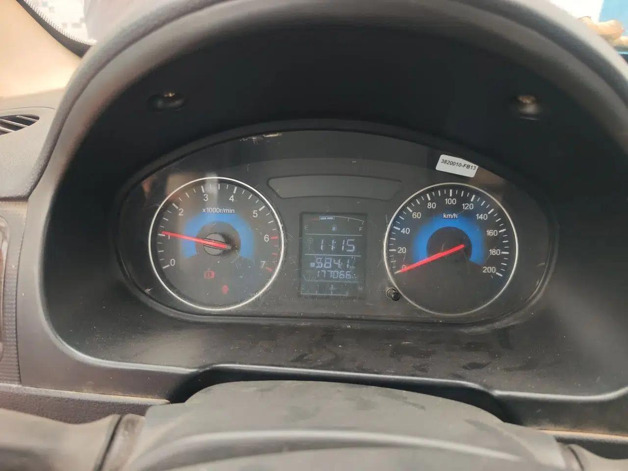 Dongfeng Fengon 360 2015 1.5L Manual Comfort II 7-Seater — миниатюра 12