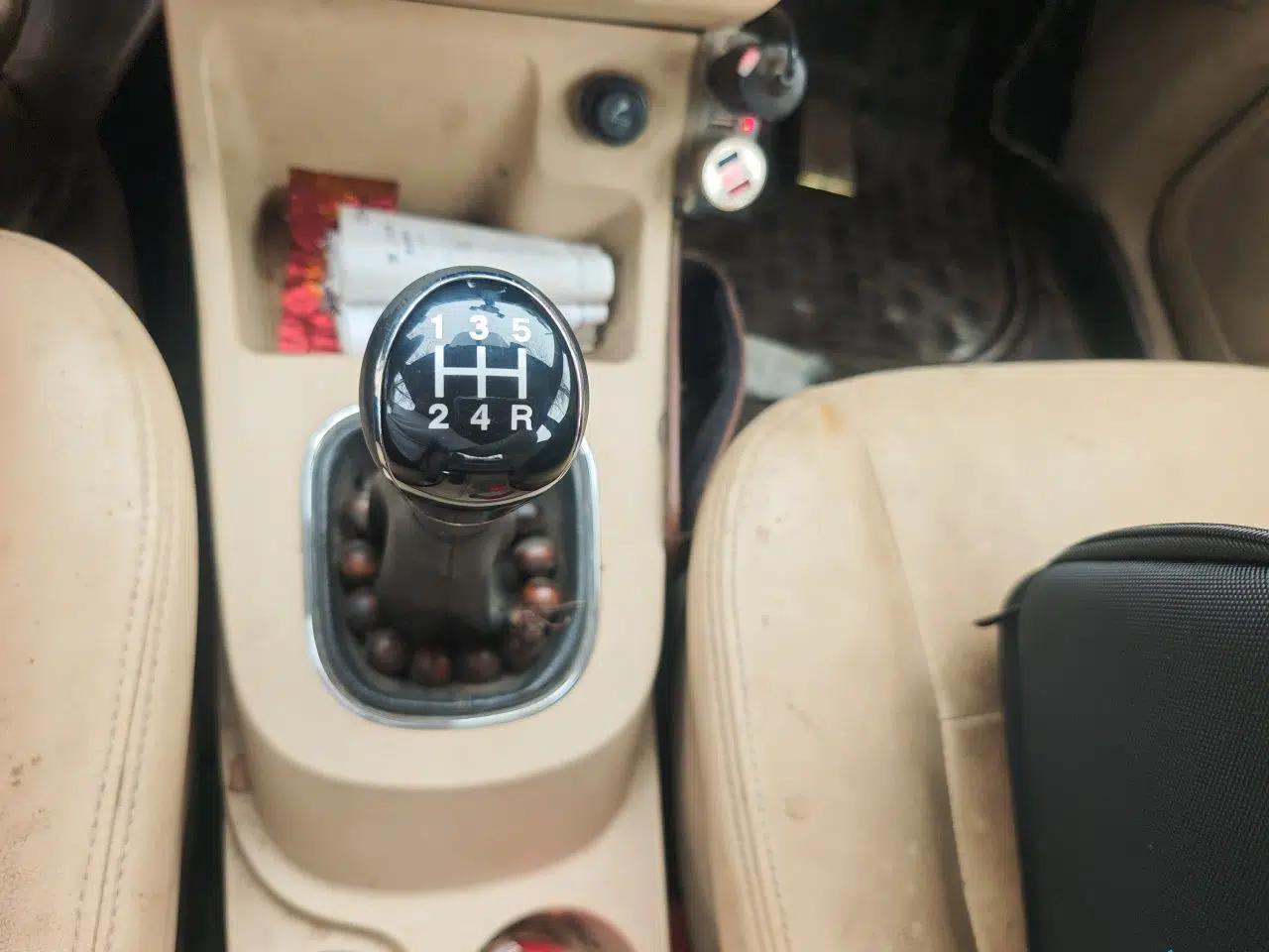 Dongfeng Fengon 360 2015 1.5L Manual Comfort II 7-Seater — миниатюра 15