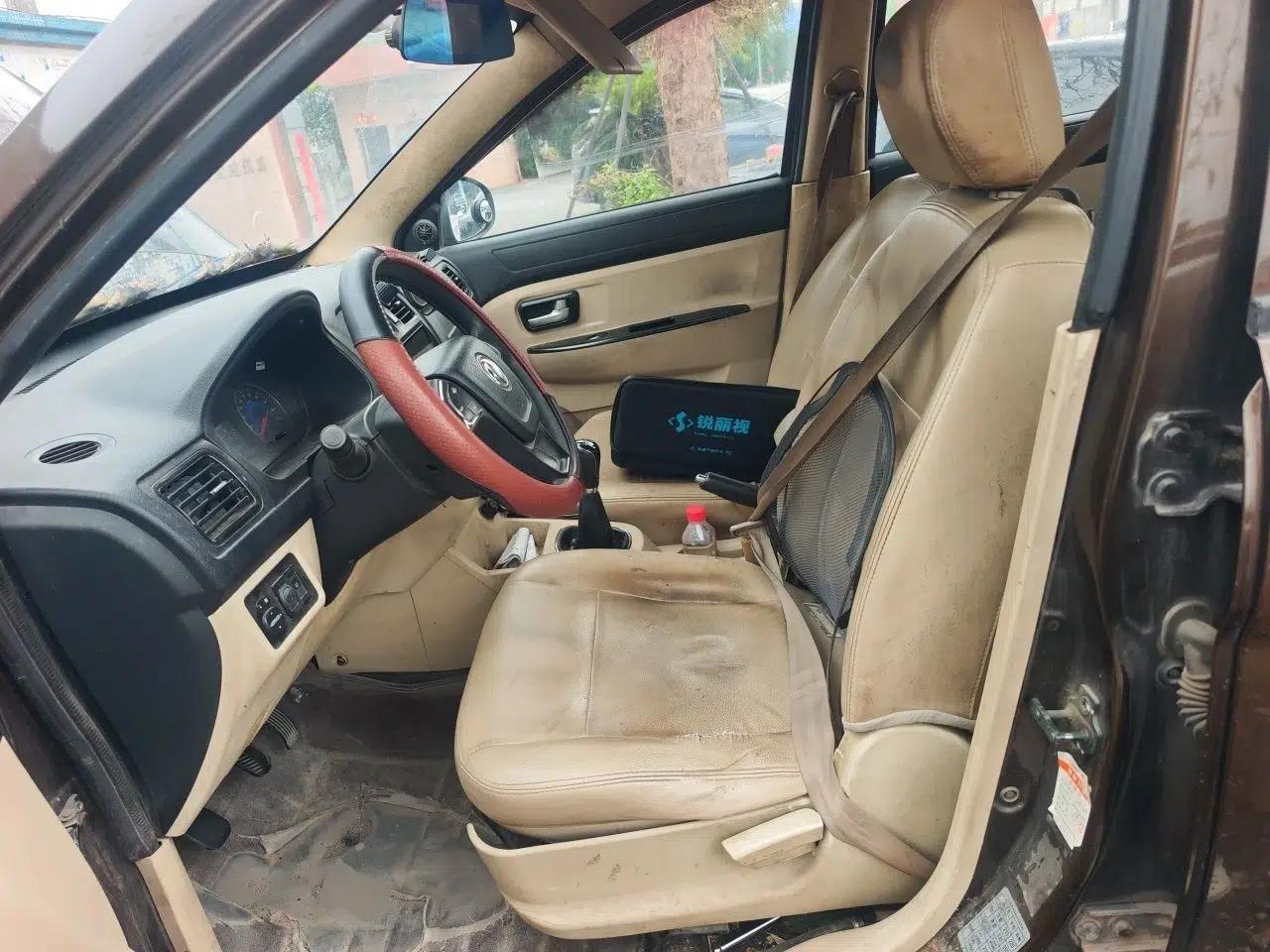 Dongfeng Fengon 360 2015 1.5L Manual Comfort II 7-Seater — миниатюра 16
