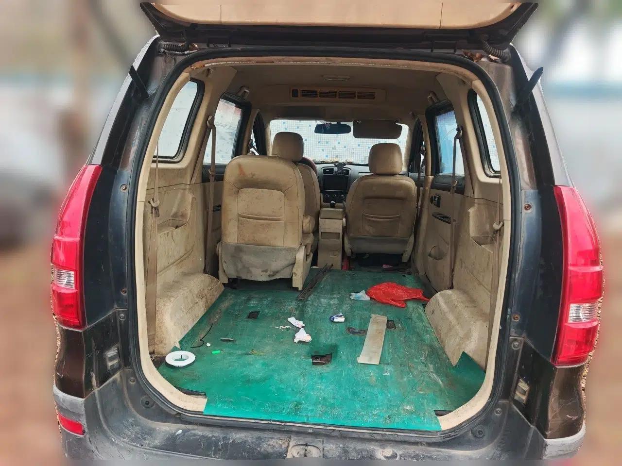Dongfeng Fengon 360 2015 1.5L Manual Comfort II 7-Seater — миниатюра 20