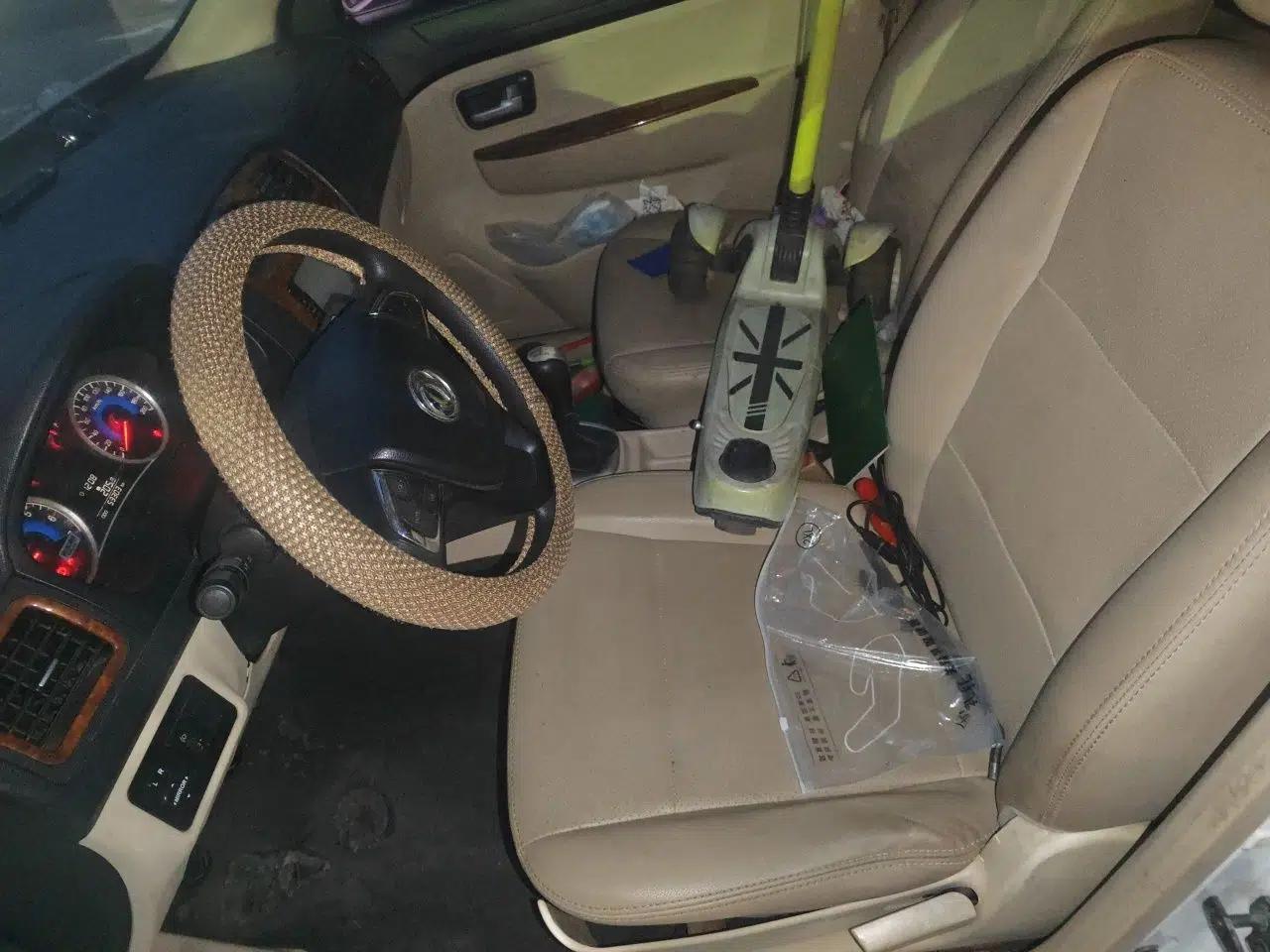Dongfeng Fengon 350 2014 1.5L Manual Base Version — миниатюра 16