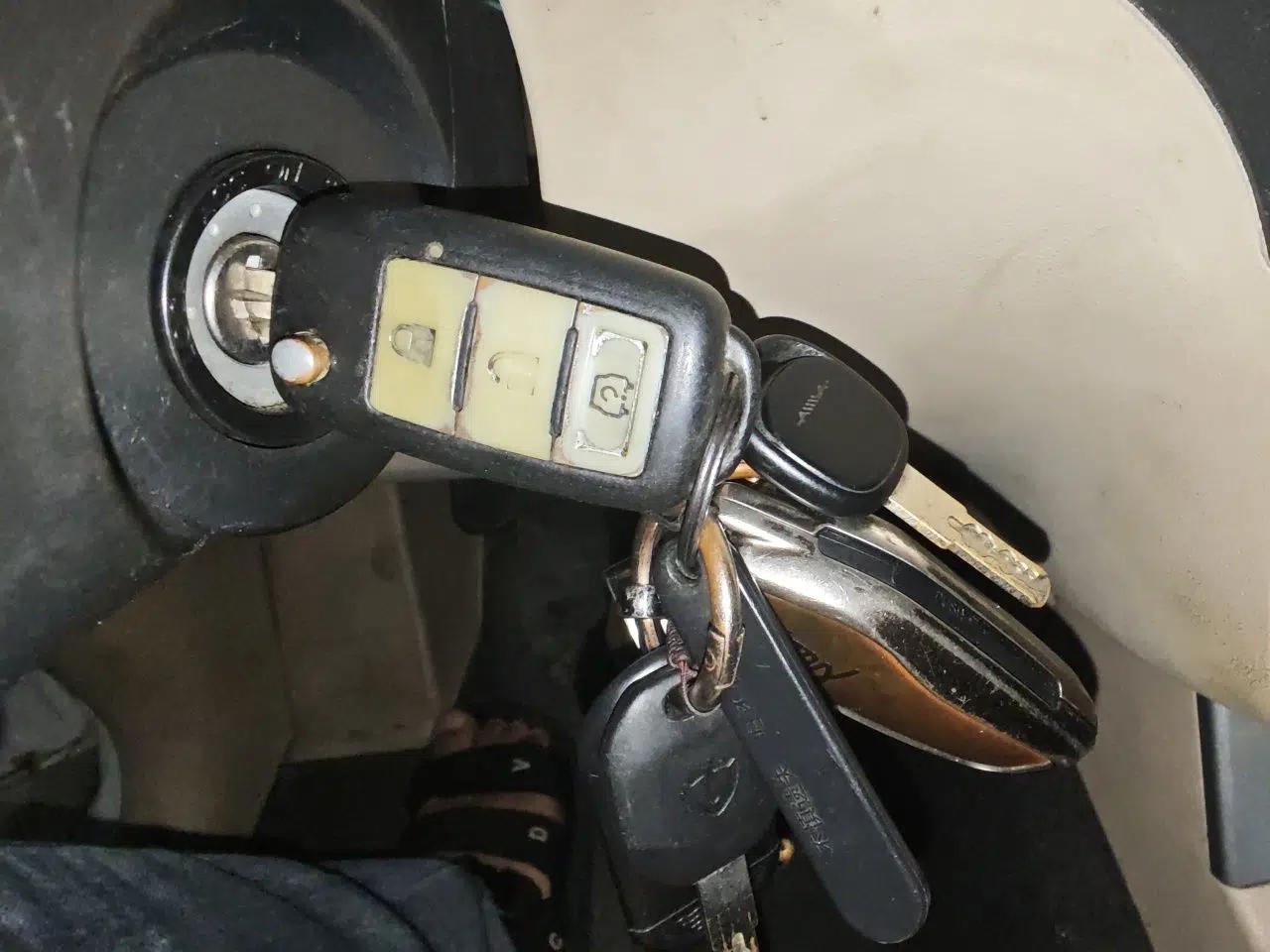 Dongfeng Fengon 350 2014 1.5L Manual Base Version — миниатюра 9