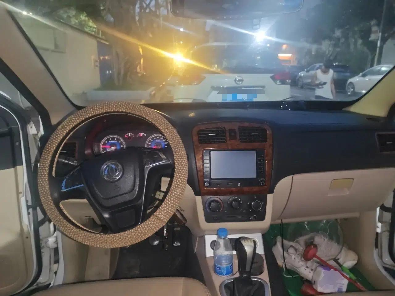 Dongfeng Fengon 350 2014 1.5L Manual Base Version — миниатюра 10