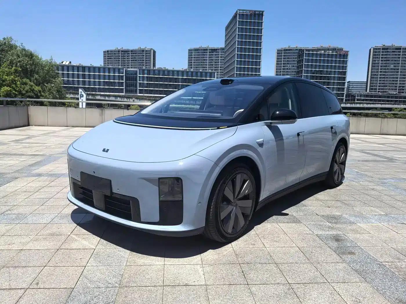 Li Auto i8 2025 Standard Edition — миниатюра 1