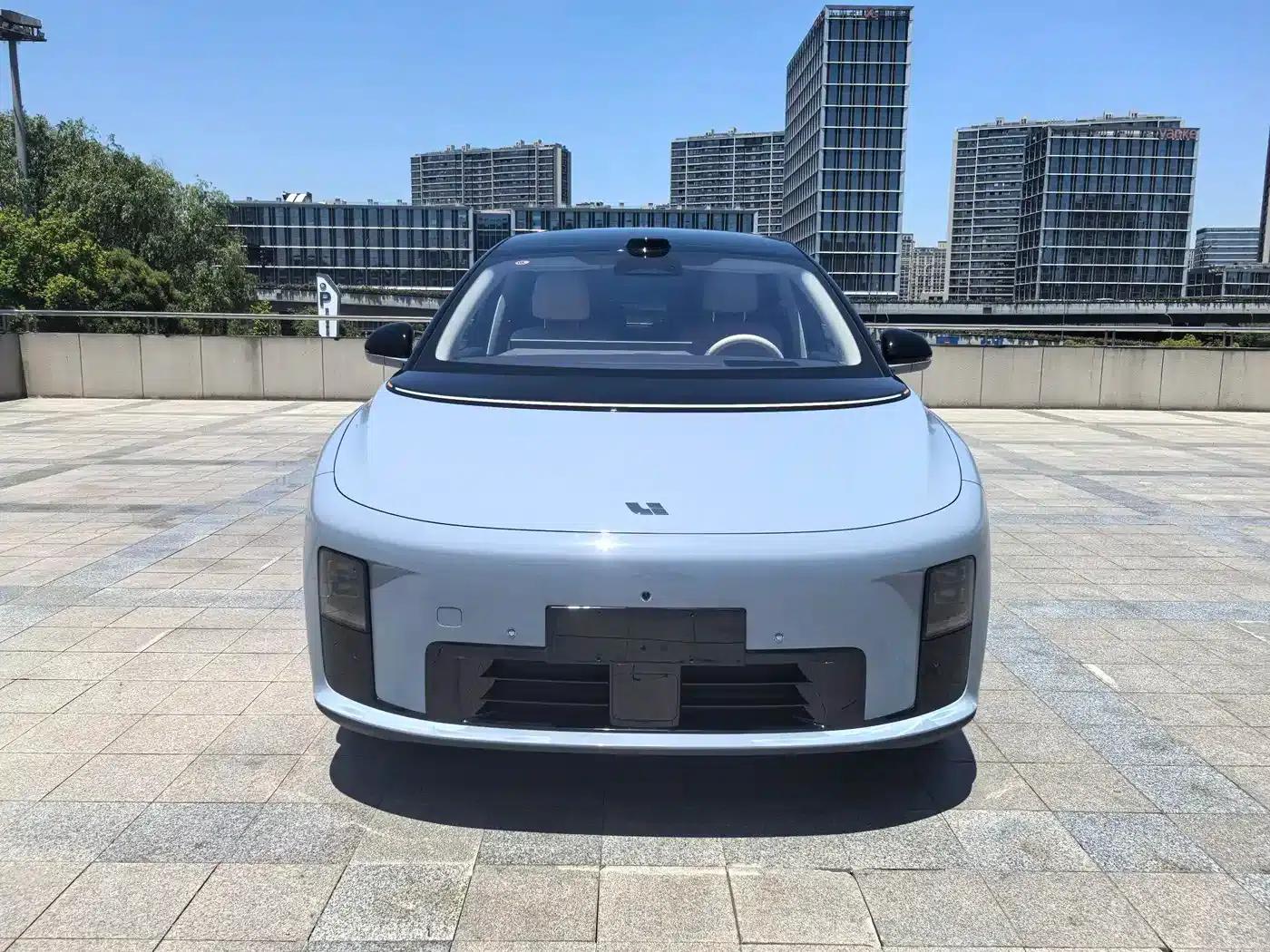 Li Auto i8 2025 Standard Edition — миниатюра 3