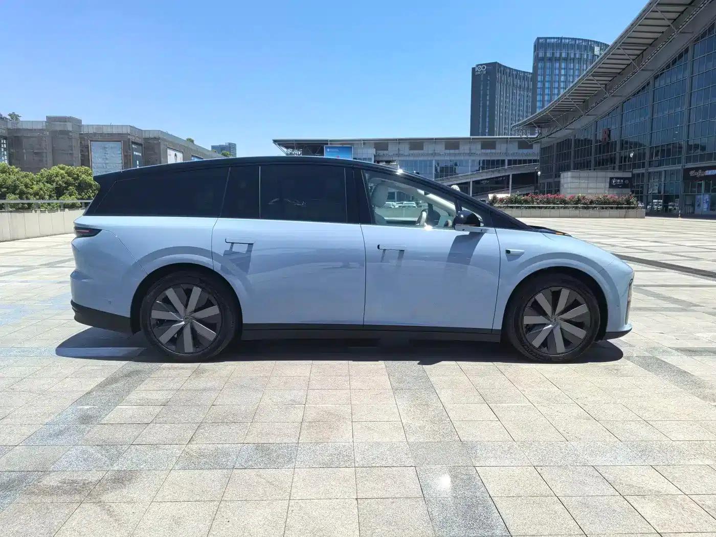 Li Auto i8 2025 Standard Edition — миниатюра 7