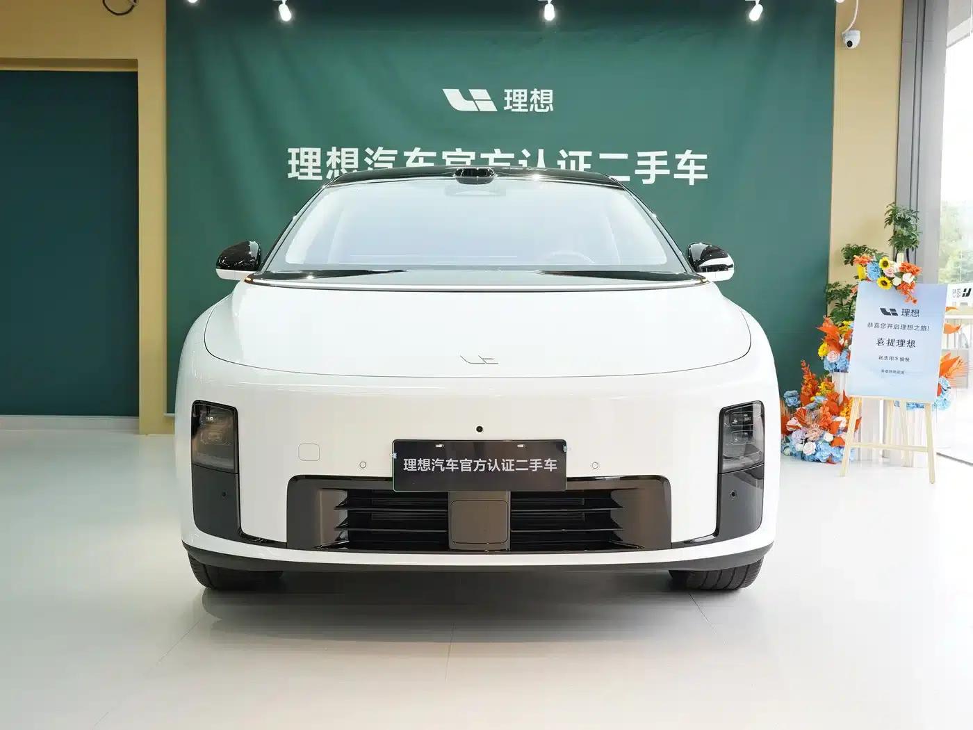 Li Auto i8 2025 Standard Edition — миниатюра 1