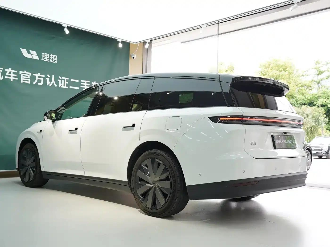 Li Auto i8 2025 Standard Edition — миниатюра 2