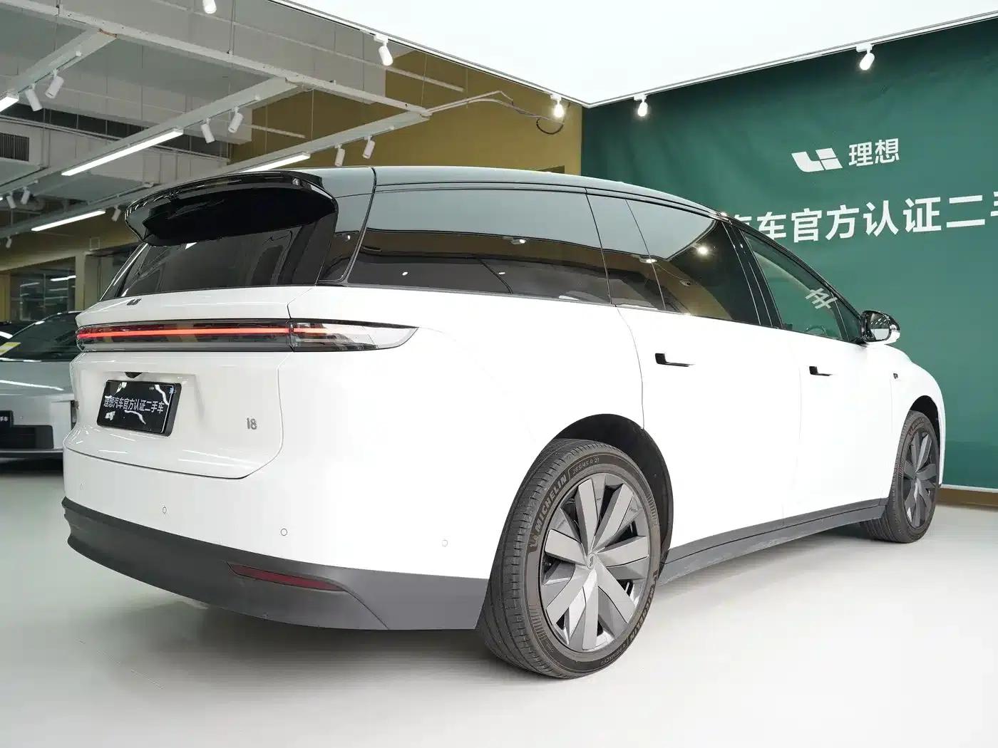 Li Auto i8 2025 Standard Edition — миниатюра 3