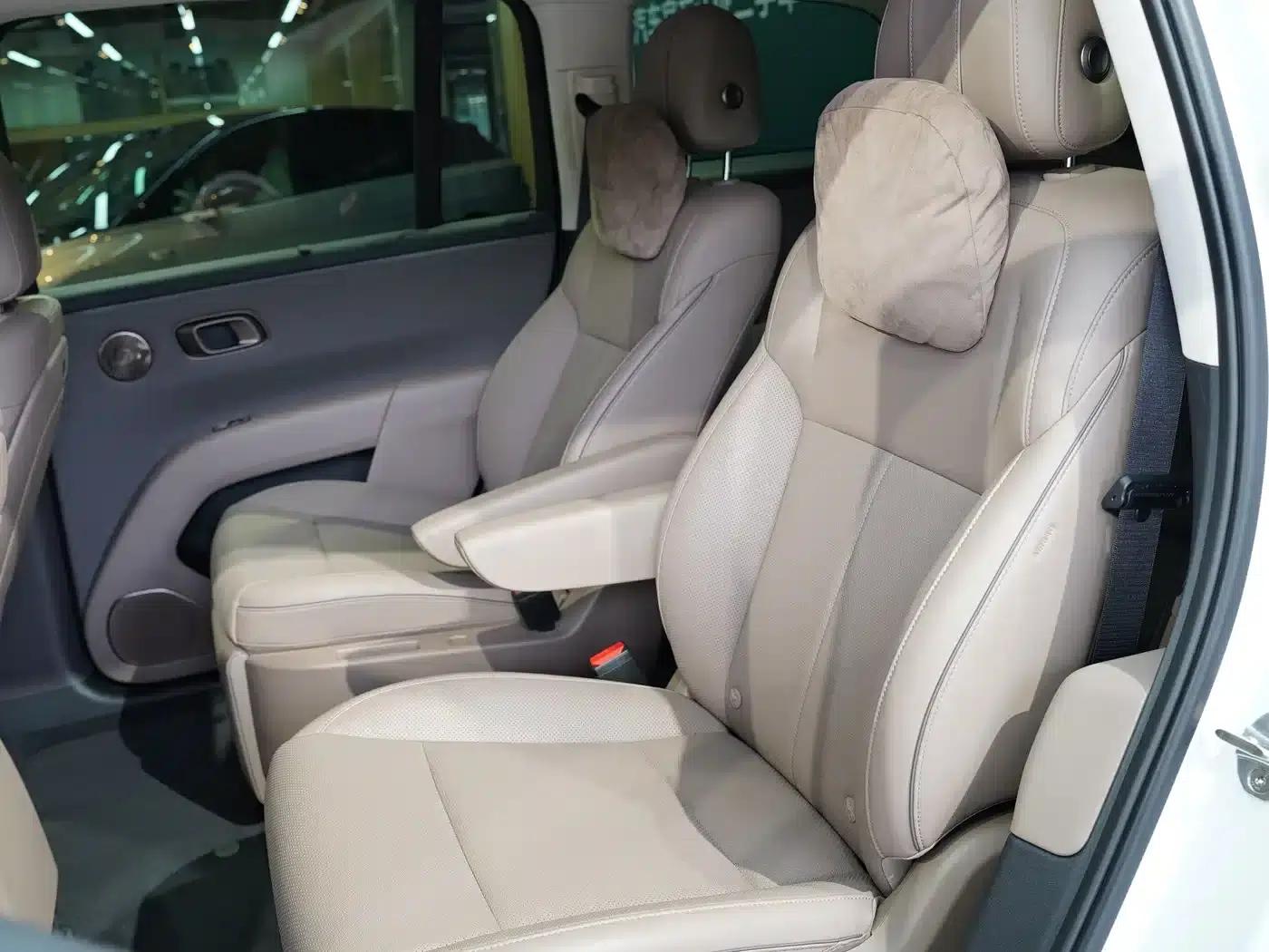 Li Auto i8 2025 Standard Edition — миниатюра 6