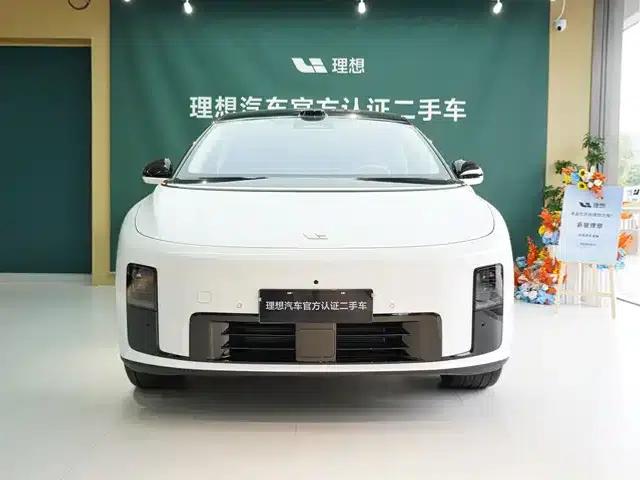 Li Auto i8 2025 Standard Edition