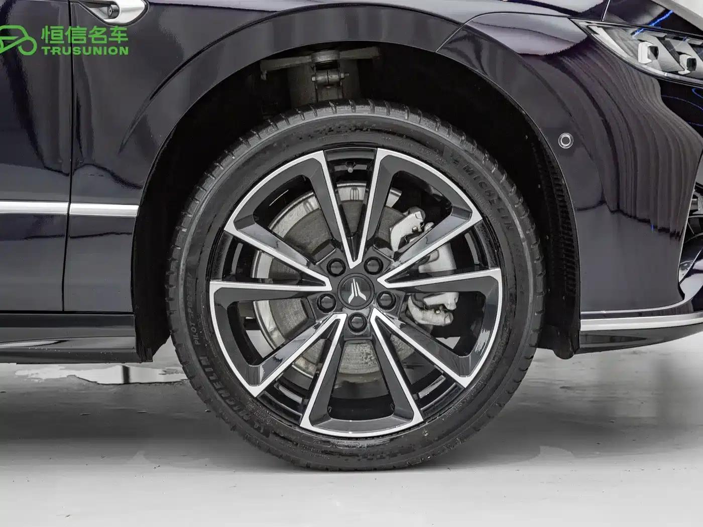 Voyah Chasing the Light 2024 PHEV AWD Long Range Flagship Edition — миниатюра 11