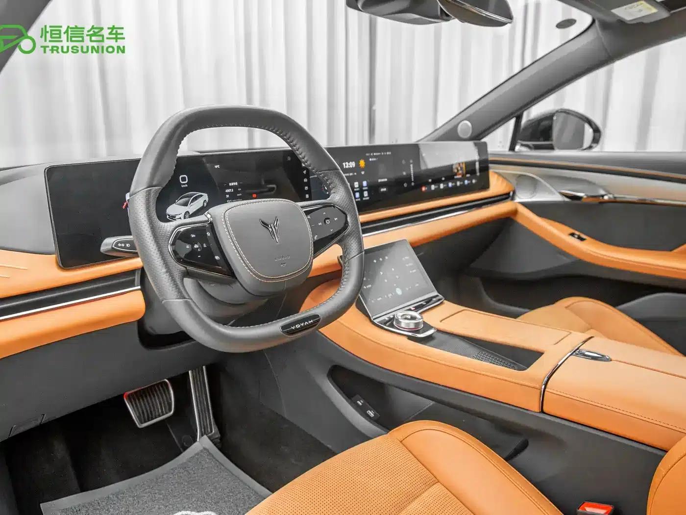 Voyah Chasing the Light 2024 PHEV AWD Long Range Flagship Edition — миниатюра 15
