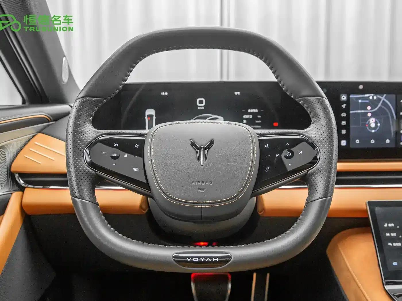 Voyah Chasing the Light 2024 PHEV AWD Long Range Flagship Edition — миниатюра 17