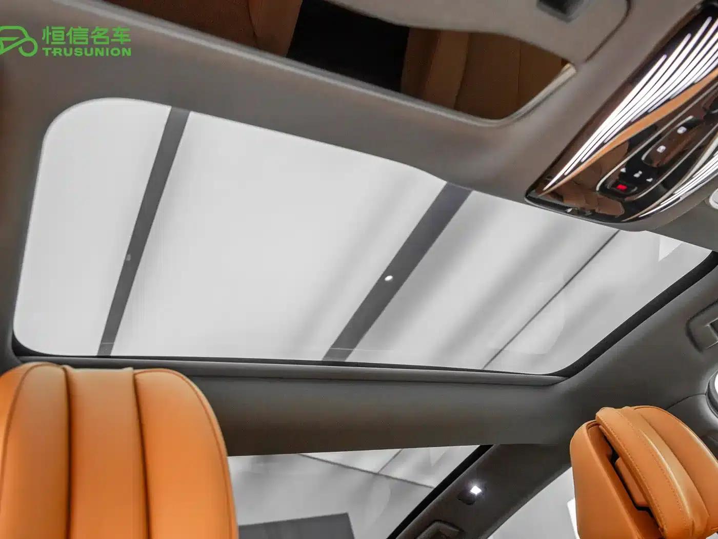 Voyah Chasing the Light 2024 PHEV AWD Long Range Flagship Edition — миниатюра 20