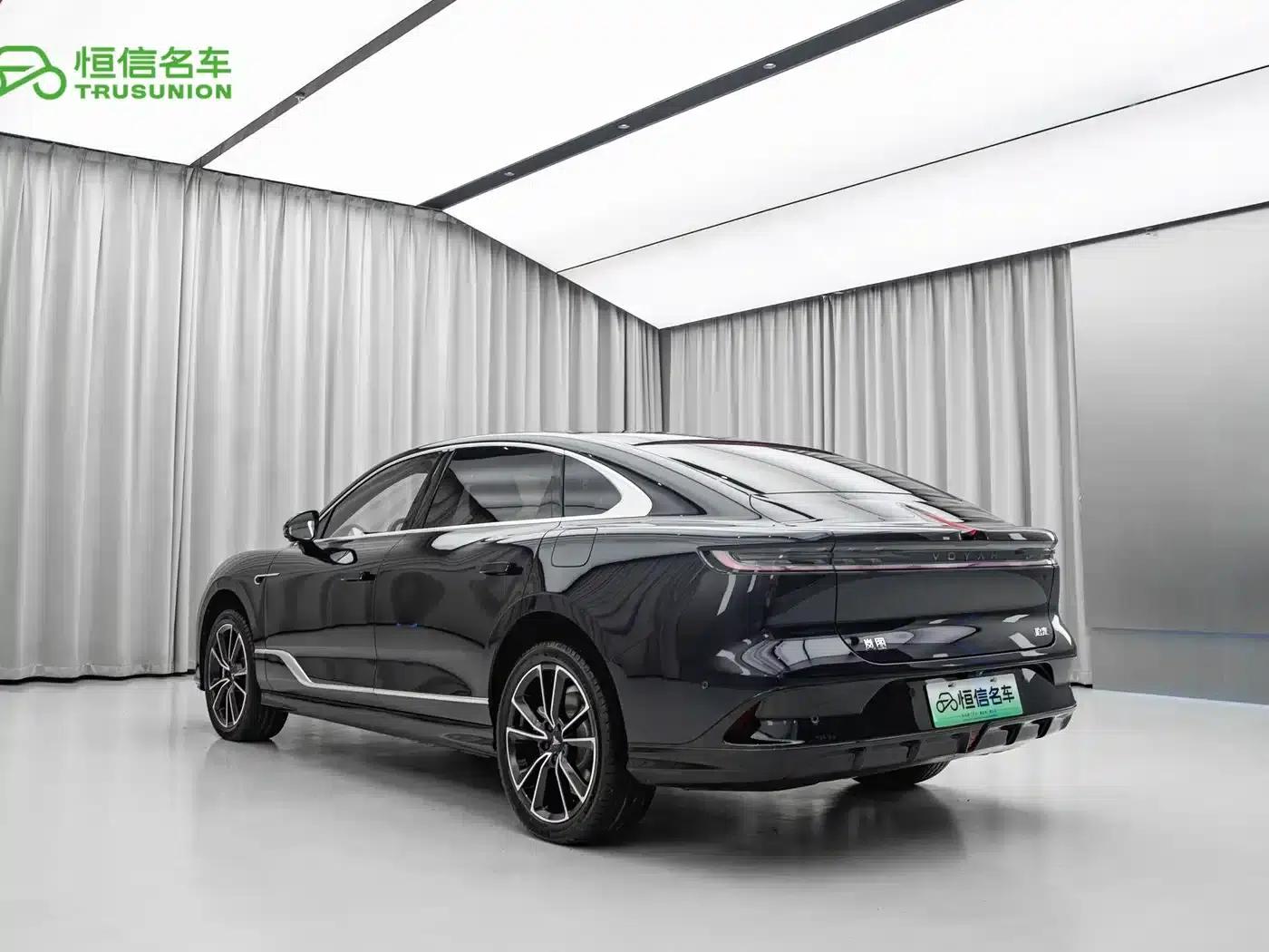 Voyah Chasing the Light 2024 PHEV AWD Long Range Flagship Edition — миниатюра 6