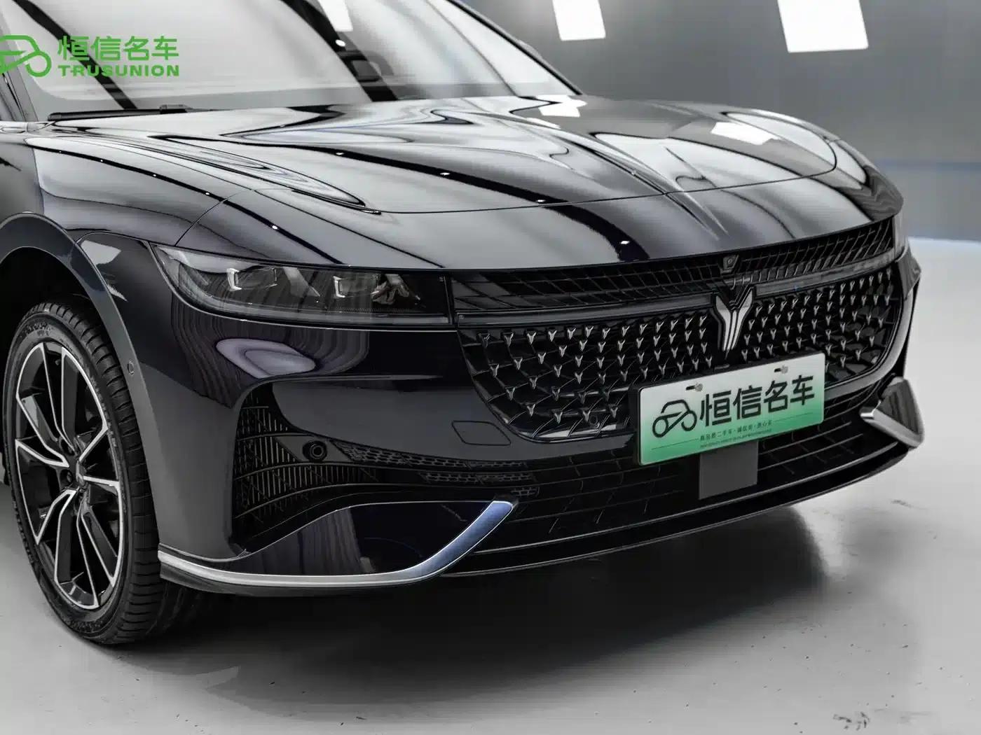 Voyah Chasing the Light 2024 PHEV AWD Long Range Flagship Edition — миниатюра 8