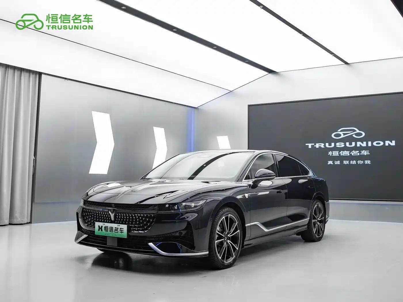 Voyah Chasing the Light 2024 PHEV AWD Long Range Flagship Edition — миниатюра 1