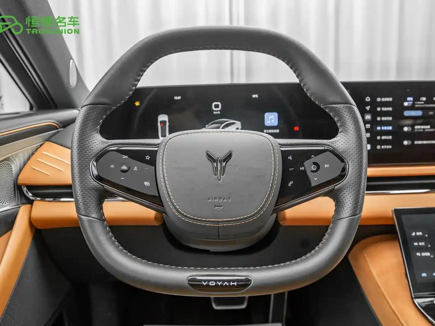 Voyah Chasing the Light 2024 PHEV AWD Long Range Flagship Edition — миниатюра 16