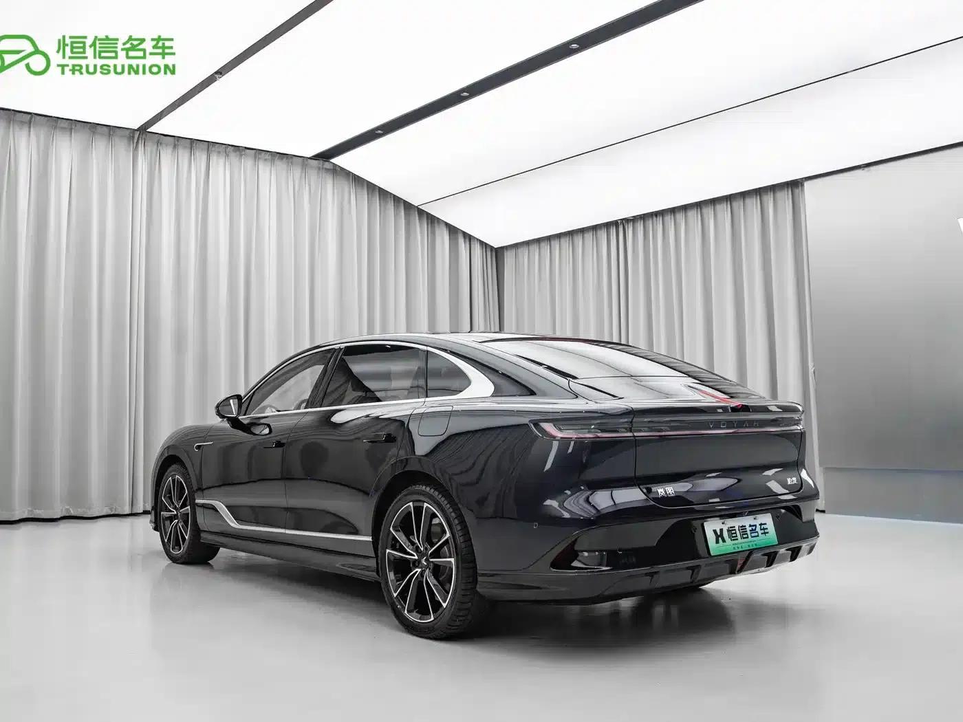 Voyah Chasing the Light 2024 PHEV AWD Long Range Flagship Edition — миниатюра 4