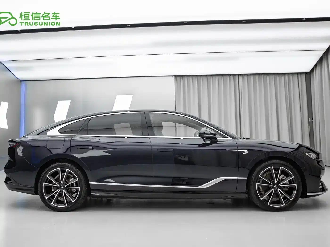 Voyah Chasing the Light 2024 PHEV AWD Long Range Flagship Edition — миниатюра 7