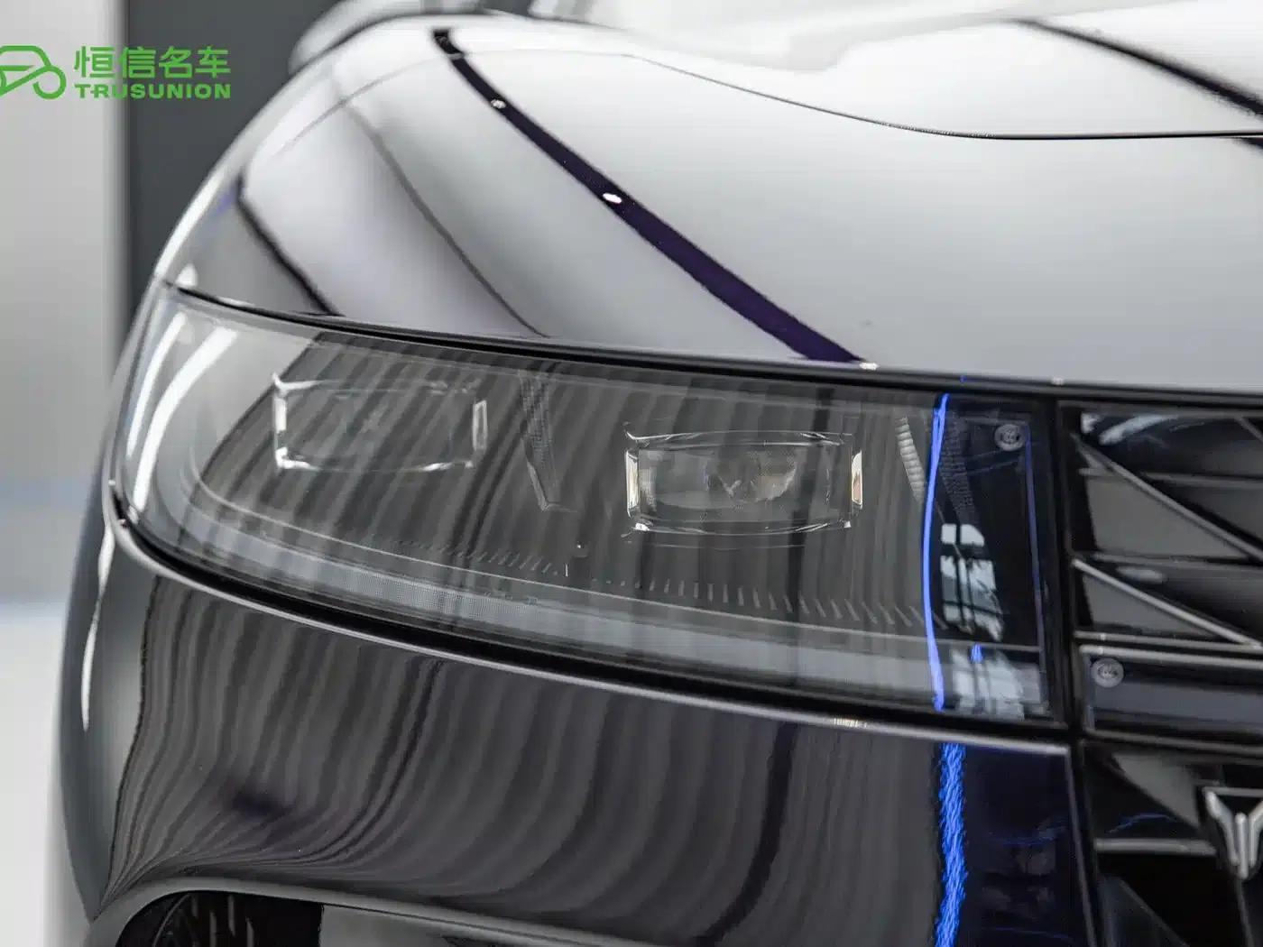 Voyah Chasing the Light 2024 PHEV AWD Long Range Flagship Edition — миниатюра 9