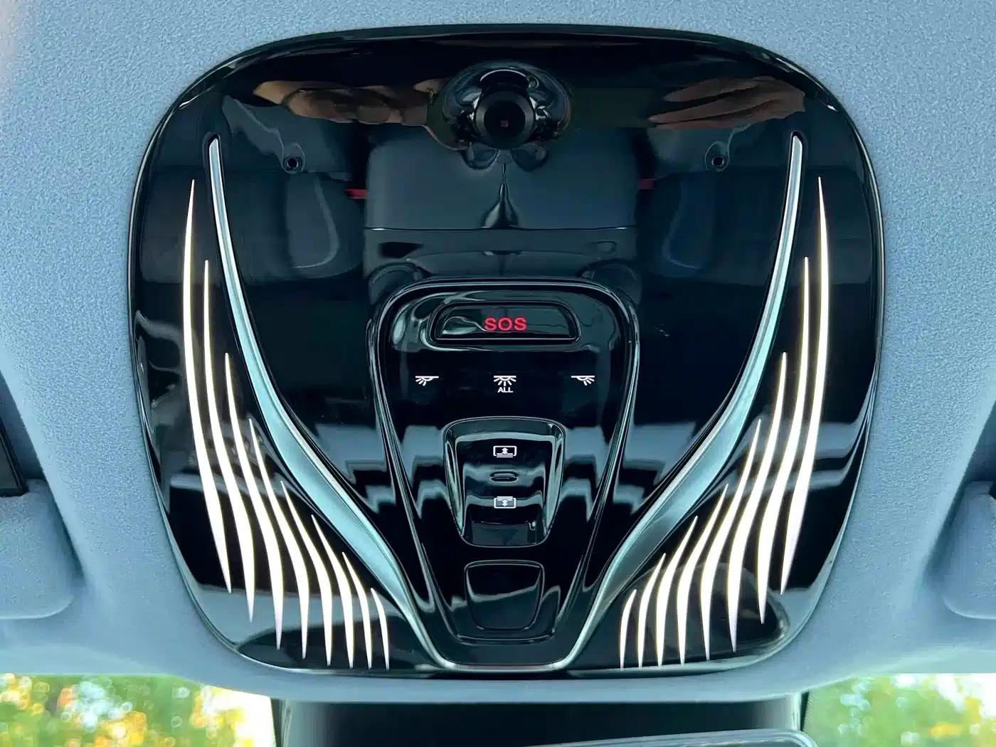 Voyah Chasing Light 2023 AWD Flagship Edition — миниатюра 13