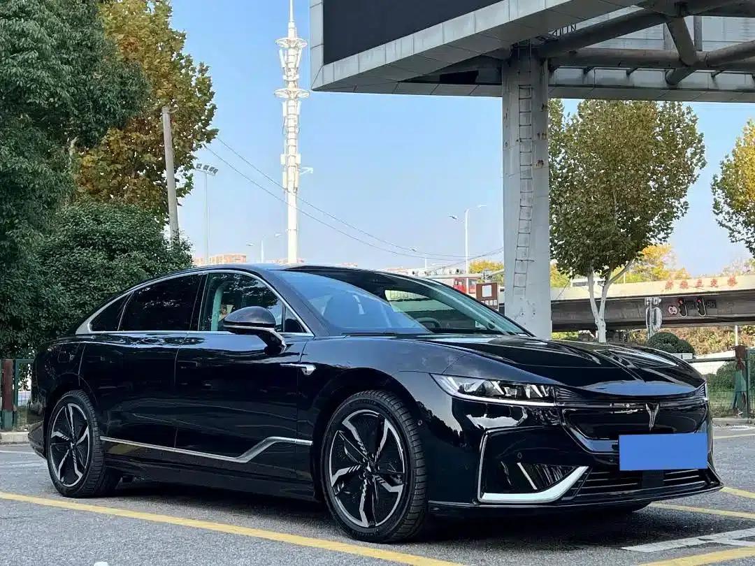 Voyah Chasing Light 2023 AWD Flagship Edition — миниатюра 3