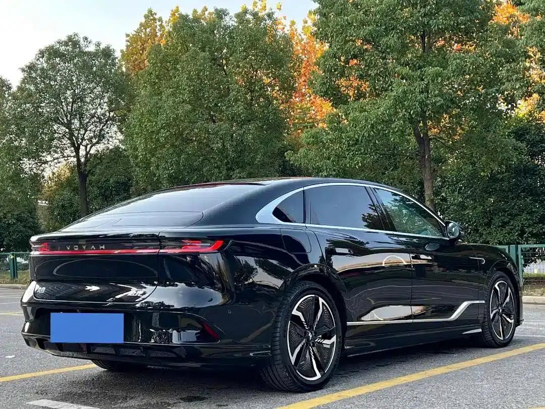 Voyah Chasing Light 2023 AWD Flagship Edition — миниатюра 7