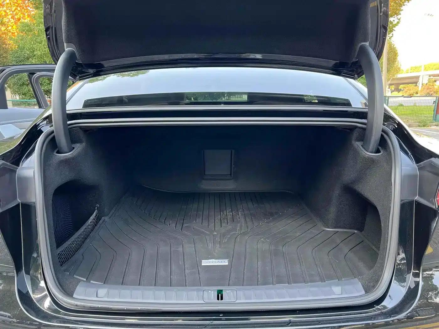 Voyah Chasing Light 2023 AWD Flagship Edition — миниатюра 10