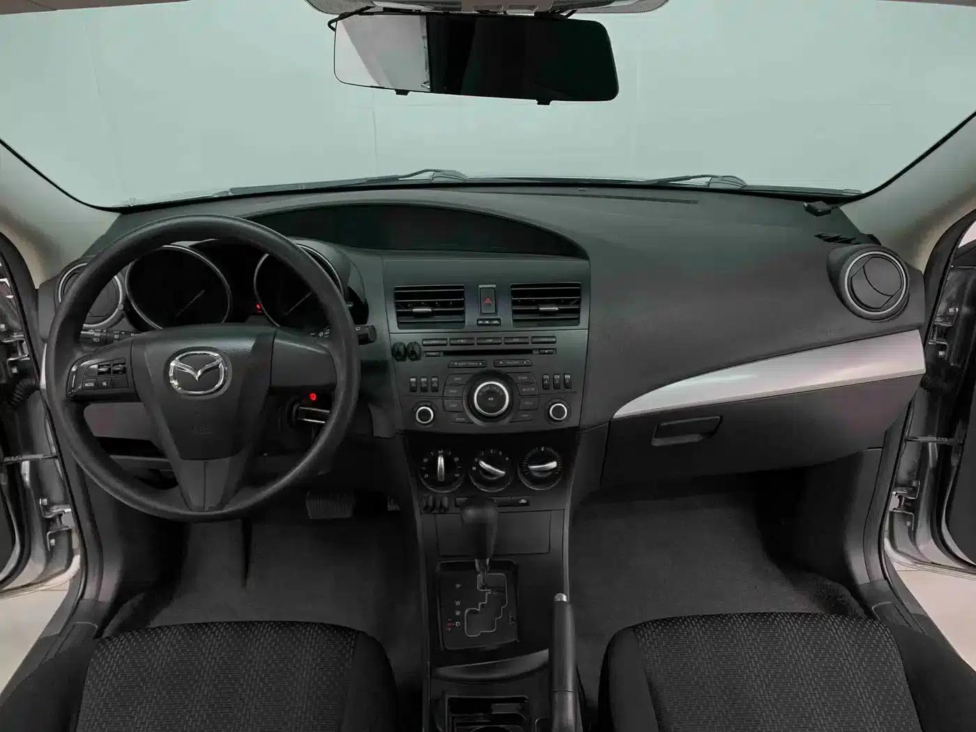 Mazda3 Axela 2013 Hatchback 1.6L Automatic Elite — миниатюра 11