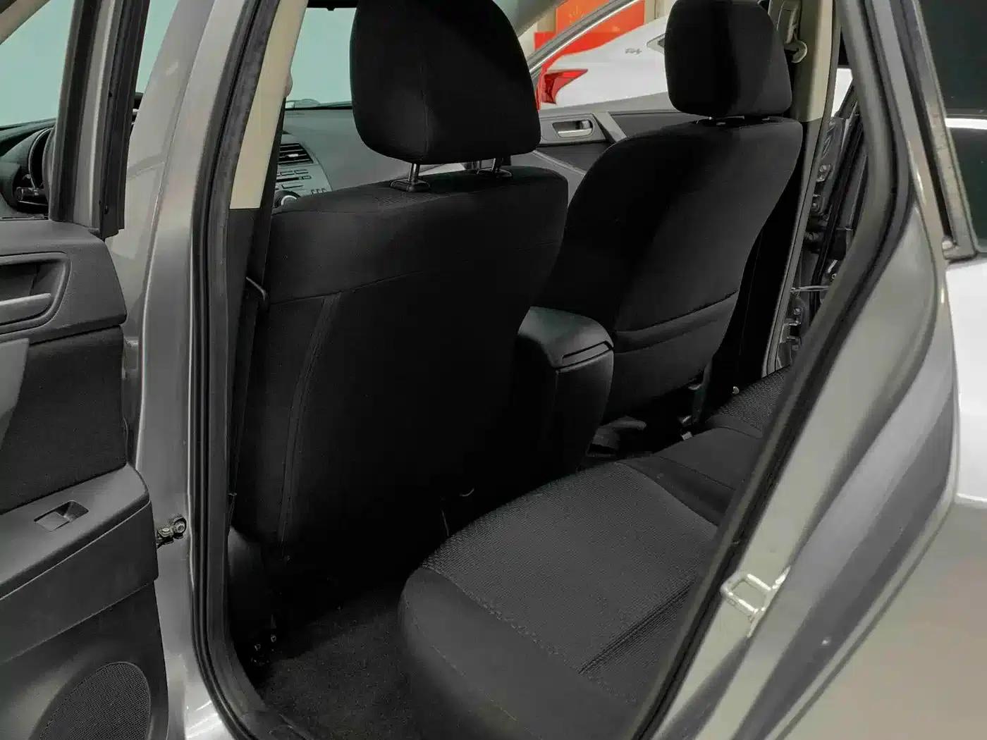 Mazda3 Axela 2013 Hatchback 1.6L Automatic Elite — миниатюра 12
