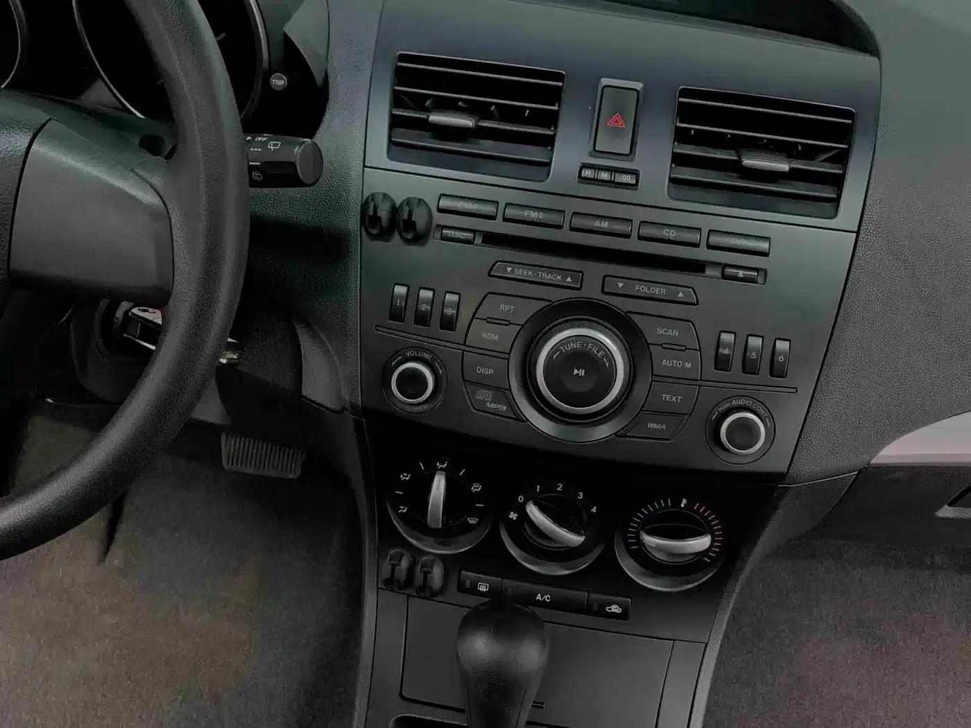 Mazda3 Axela 2013 Hatchback 1.6L Automatic Elite — миниатюра 13