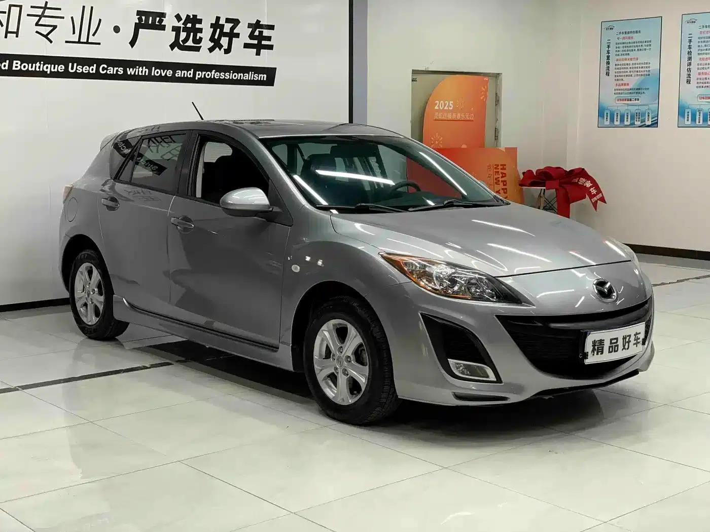 Mazda3 Axela 2013 Hatchback 1.6L Automatic Elite — миниатюра 3