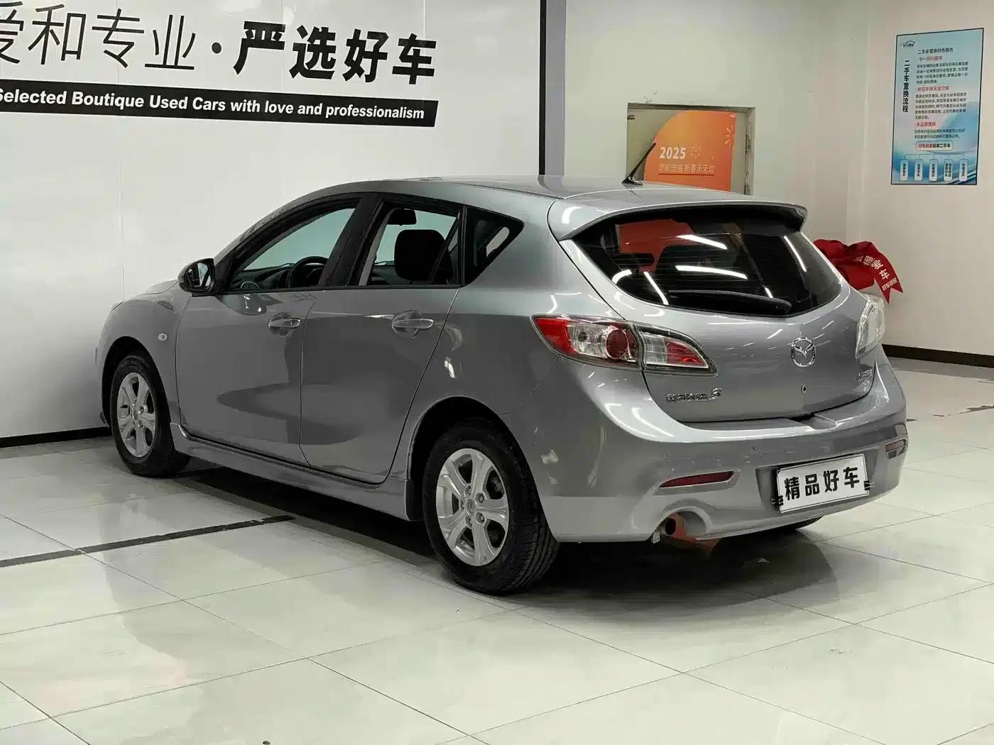 Mazda3 Axela 2013 Hatchback 1.6L Automatic Elite — миниатюра 4