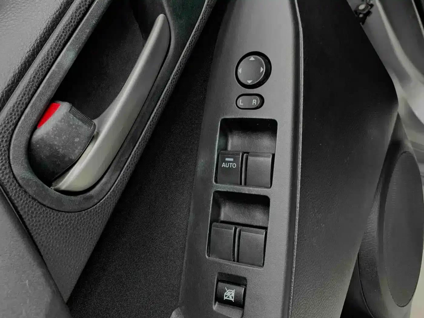 Mazda3 Axela 2013 Hatchback 1.6L Automatic Elite — миниатюра 8