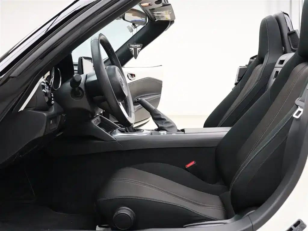 Mazda MX-5 2022 2.0L Manual — миниатюра 3