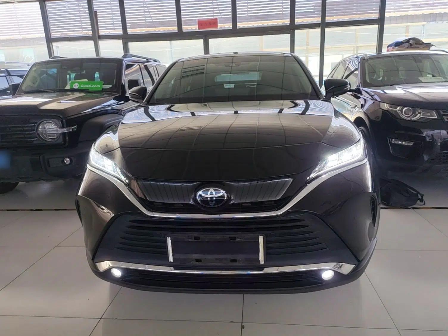 Toyota Harrier 2022 2.0L CVT Two-Wheel Drive Deluxe Edition — миниатюра 2