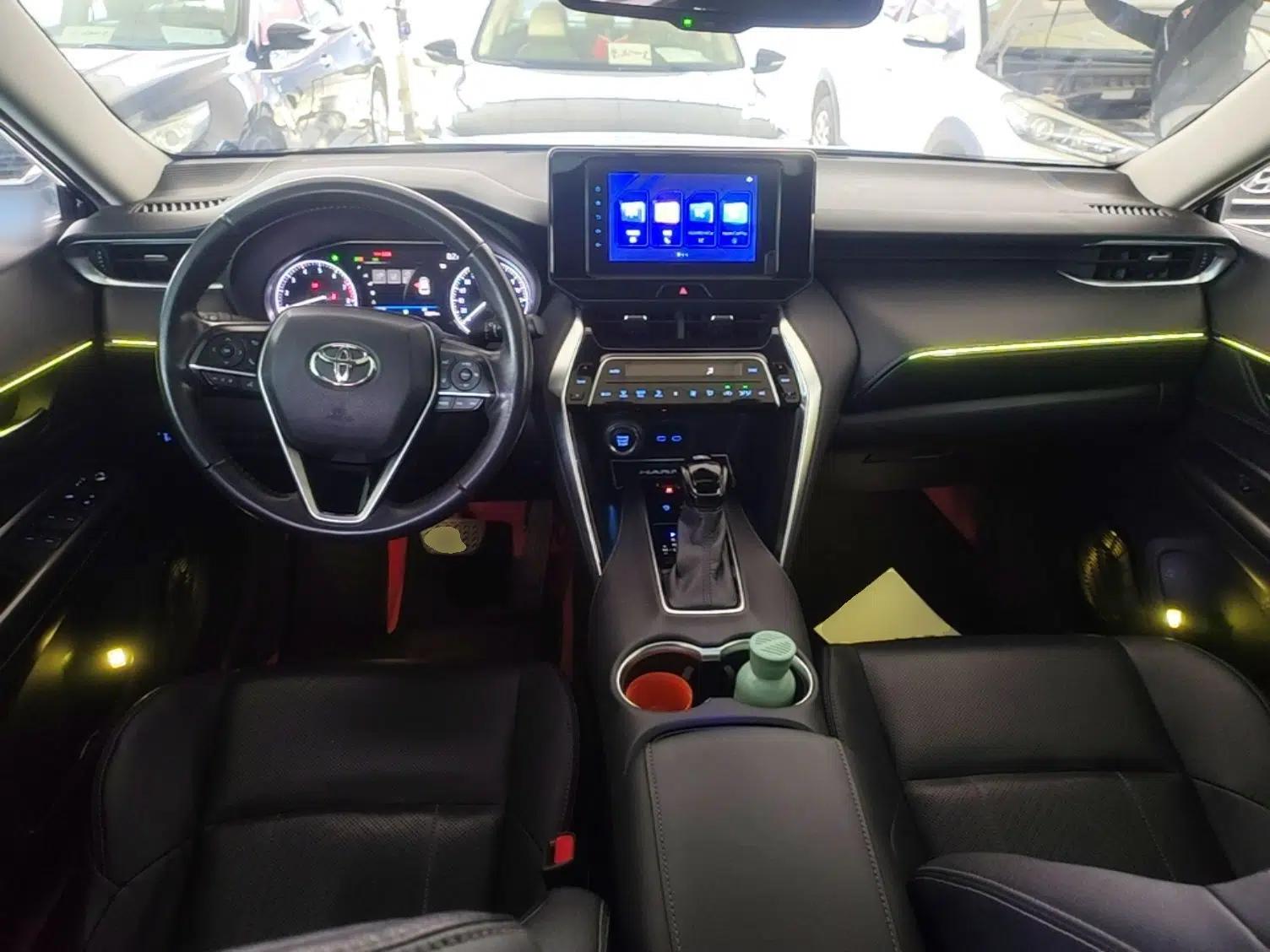 Toyota Harrier 2022 2.0L CVT Two-Wheel Drive Deluxe Edition — миниатюра 13