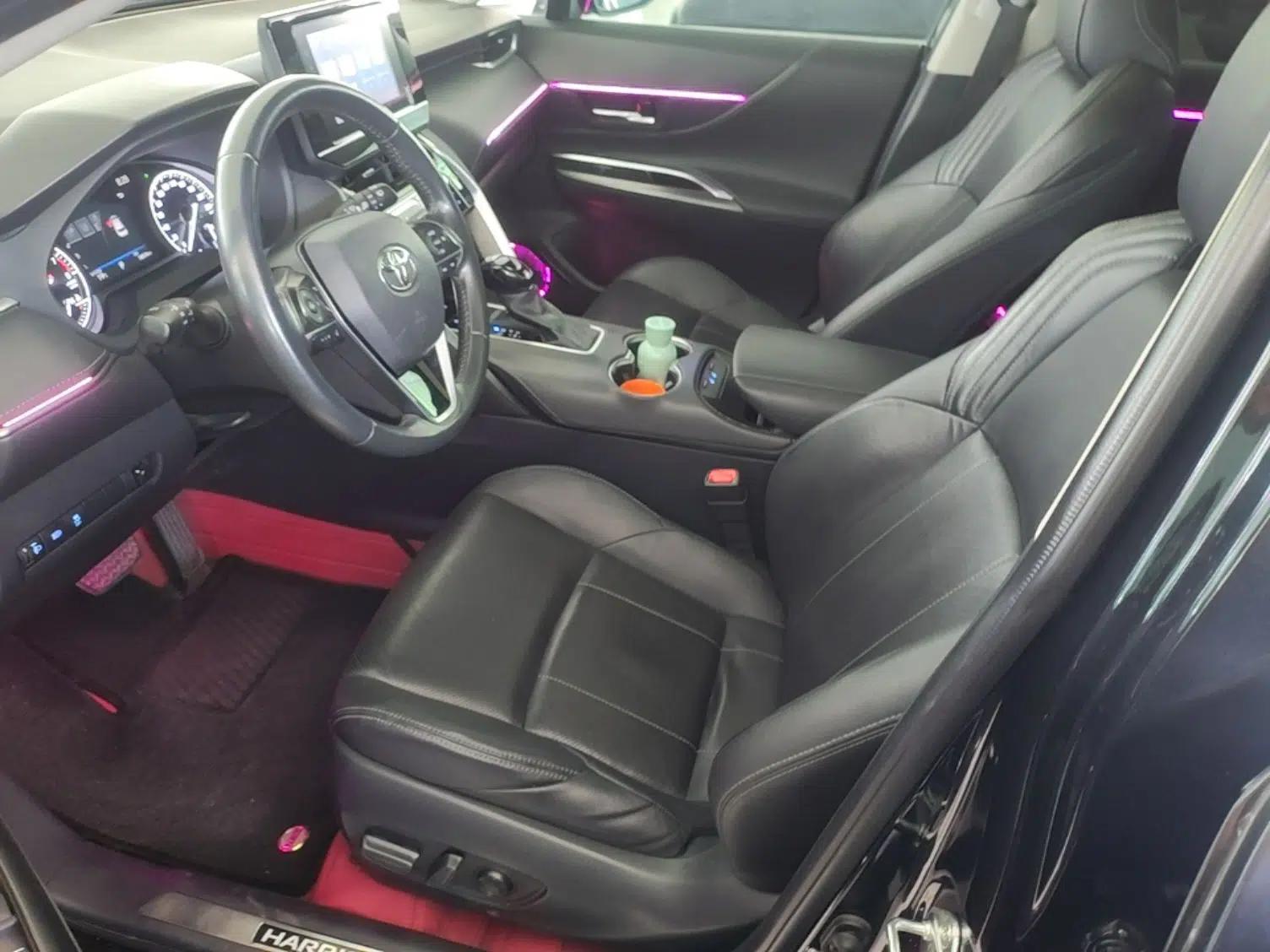 Toyota Harrier 2022 2.0L CVT Two-Wheel Drive Deluxe Edition — миниатюра 18