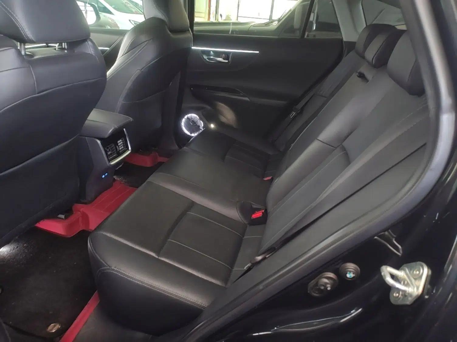 Toyota Harrier 2022 2.0L CVT Two-Wheel Drive Deluxe Edition — миниатюра 20