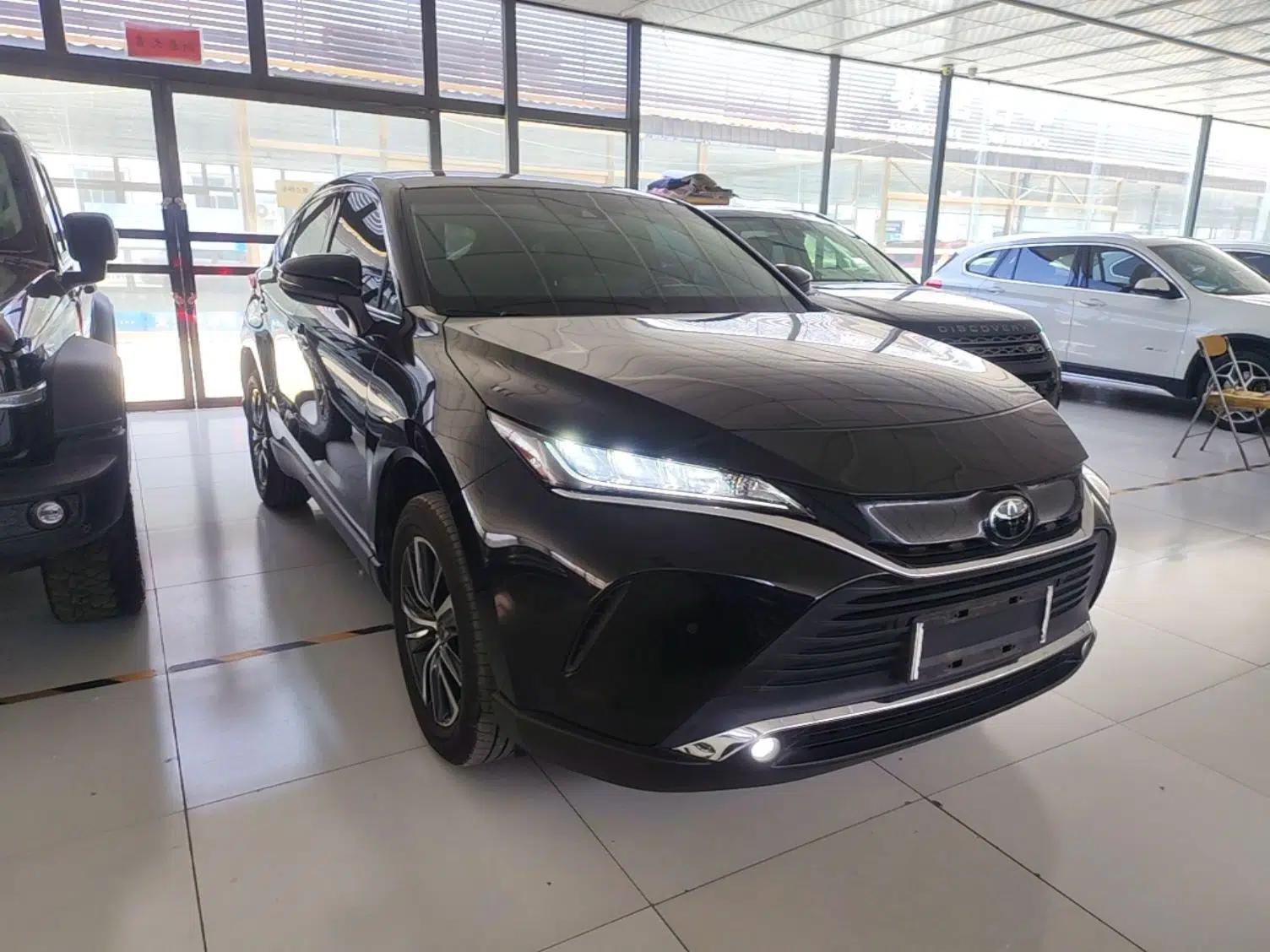 Toyota Harrier 2022 2.0L CVT Two-Wheel Drive Deluxe Edition — миниатюра 3